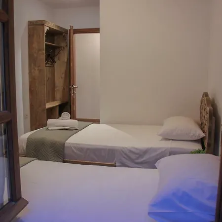 4rooms ホテル 3*